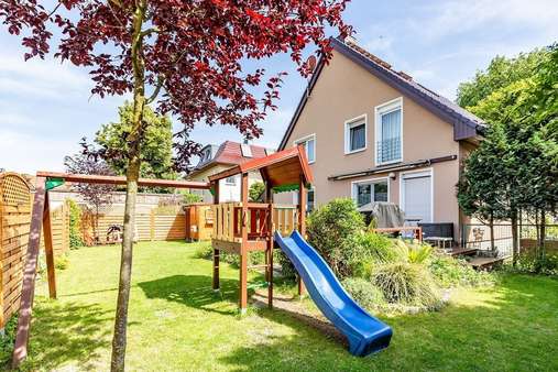 Garten - Zweifamilienhaus in 12487 Berlin mit 208m² kaufen