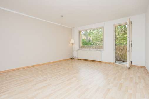 Zimmer mit Balkonzugang - Erdgeschosswohnung in 14165 Berlin mit 42m² kaufen