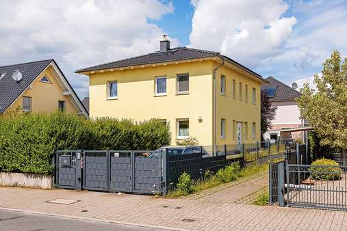Außenansicht - Einfamilienhaus in 13127 Berlin mit 163m² kaufen