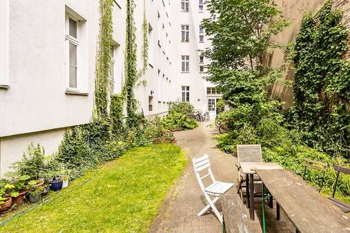 Hinterhof - Etagenwohnung in 10967 Berlin mit 83m² kaufen