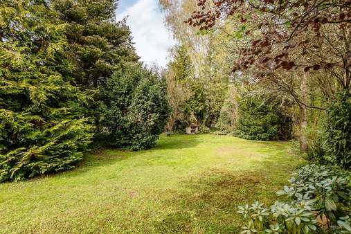 Garten mit Außenkamin - Einfamilienhaus in 15537 Grünheide mit 132m² kaufen