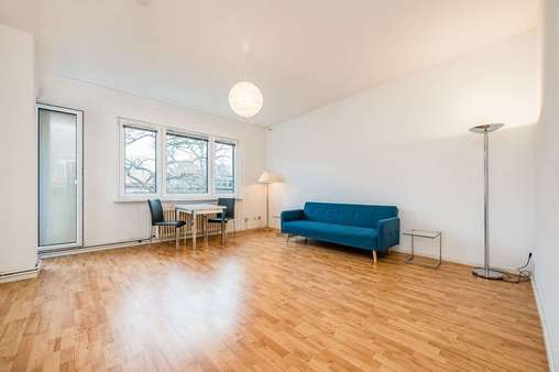 Wohnzimmer - Etagenwohnung in 12159 Berlin mit 36m² kaufen