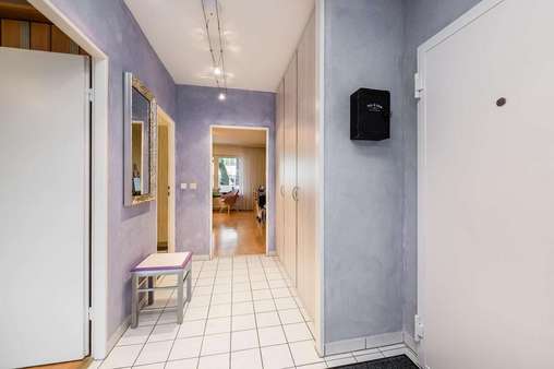 Flur Flur - Etagenwohnung in 10625 Berlin mit 59m² kaufen