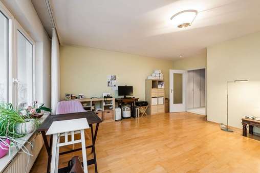 Wohnzimmer Wohnzimmer - Etagenwohnung in 10625 Berlin mit 59m² kaufen