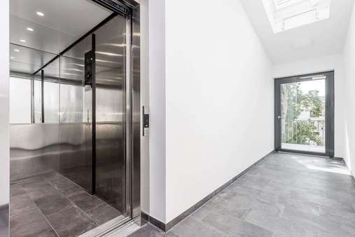 Hauseingangsbereich - Etagenwohnung in 15711 Königs Wusterhausen mit 84m² kaufen