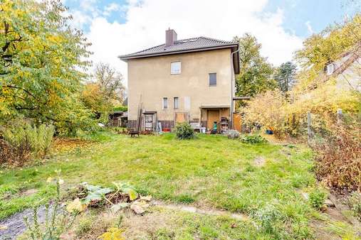 Hausansicht Gartenseite Hausansicht Gartenseite - Zweifamilienhaus in 12623 Berlin mit 145m² kaufen
