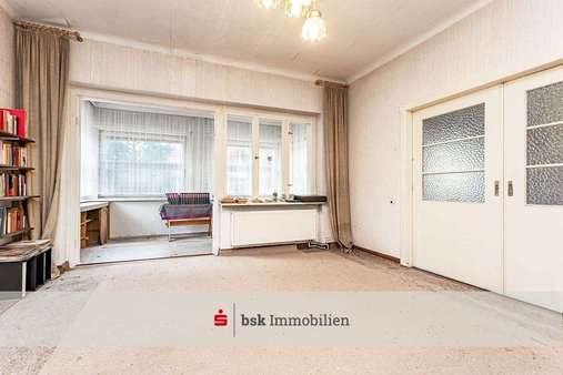 Zimmer 2 + Wintergarten im EG - Zweifamilienhaus in 12623 Berlin mit 145m² kaufen