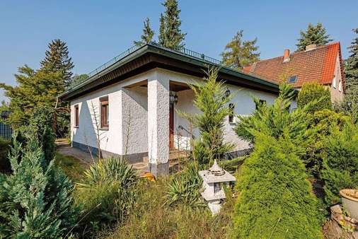 Hausansicht mit Eingang - Einfamilienhaus in 15366 Neuenhagen bei Berlin mit 90m² kaufen