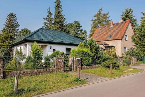Hausansicht Straßenseite - Einfamilienhaus in 15366 Neuenhagen bei Berlin mit 90m² kaufen
