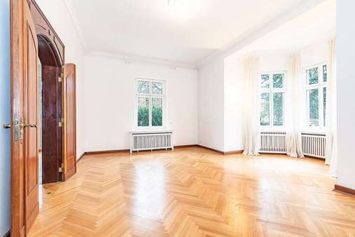 Wohnzimmer - Etagenwohnung in 12207 Berlin mit 175m² kaufen