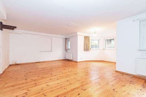 Innenansicht - Souterrain-Wohnung in 12207 Berlin mit 137m² kaufen
