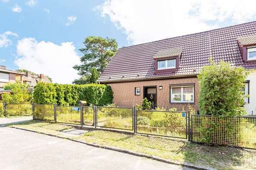 Straßenansicht - Doppelhaushälfte in 15562 Rüdersdorf bei Berlin mit 98m² kaufen