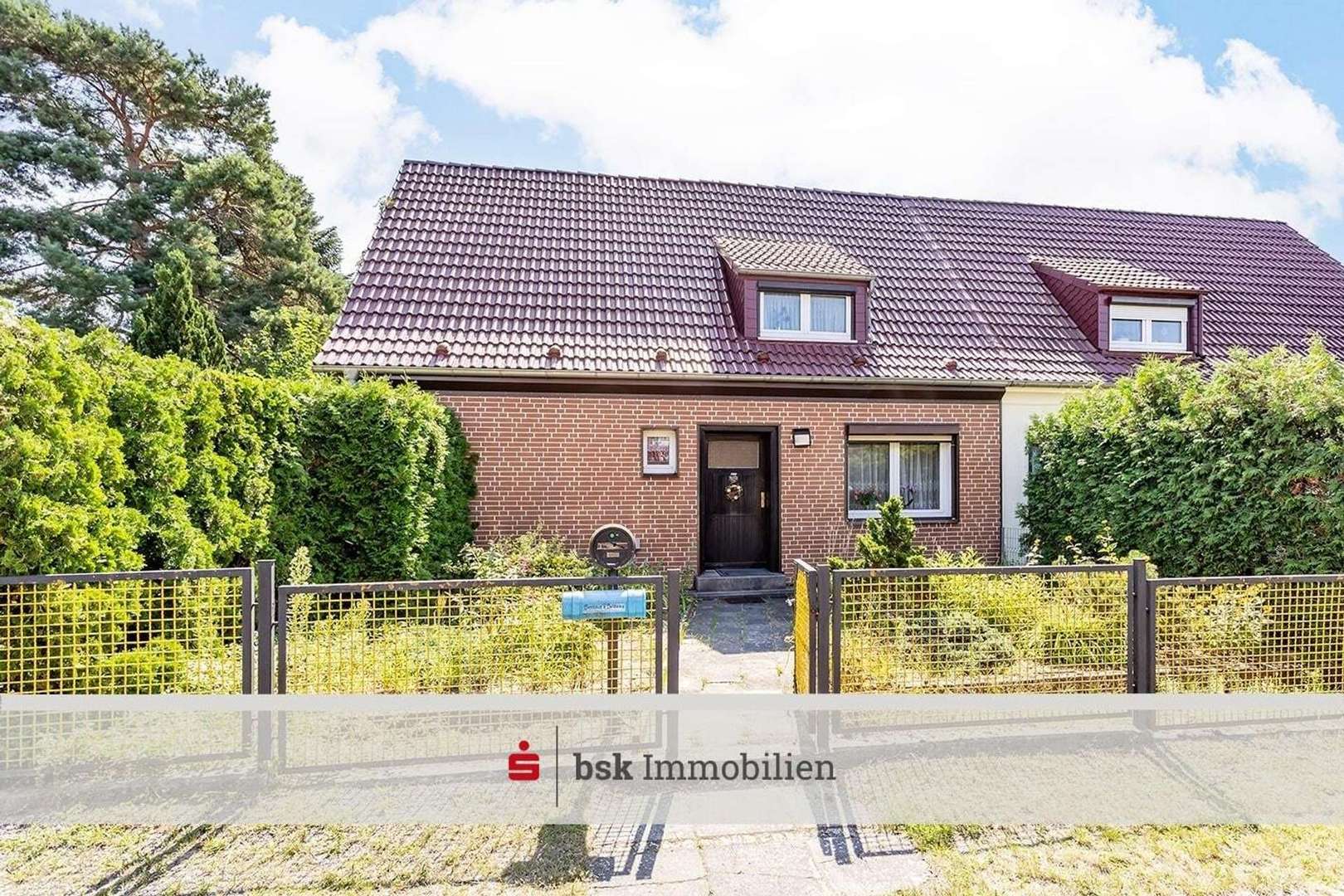 Hausansicht Vorderseite  - Doppelhaushälfte in 15562 Rüdersdorf bei Berlin mit 98m² kaufen