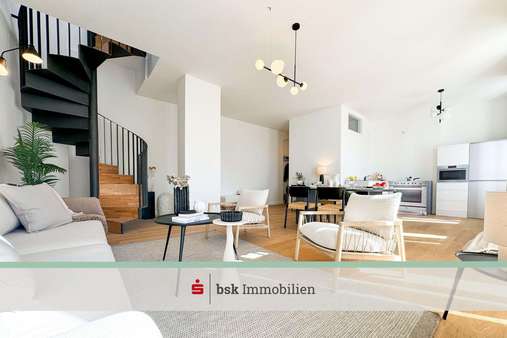 Sanierter Altbau in Mitte: 3 Zimmer Maisonette mit Balkon