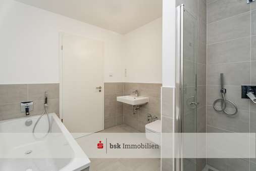 Badezimmer Badezimmer - Dachgeschosswohnung in 12557 Berlin mit 94m² kaufen