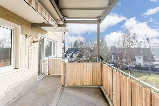Balkon - Etagenwohnung in 13589 Berlin mit 78m² kaufen