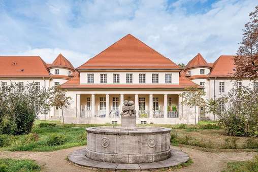 Rückseite des Hauses - Etagenwohnung in 13125 Berlin mit 93m² kaufen