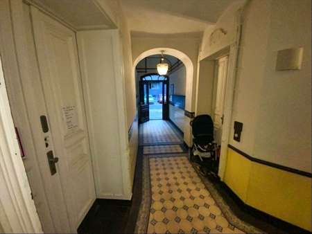 Hausflur Hausflur - Etagenwohnung in 10717 Berlin mit 119m² kaufen