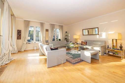Wohnzimmer - Etagenwohnung in 14193 Berlin mit 168m² kaufen