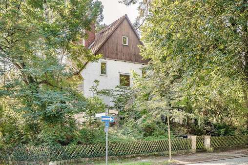Hausansicht - Einfamilienhaus in 13465 Berlin mit 140m² kaufen