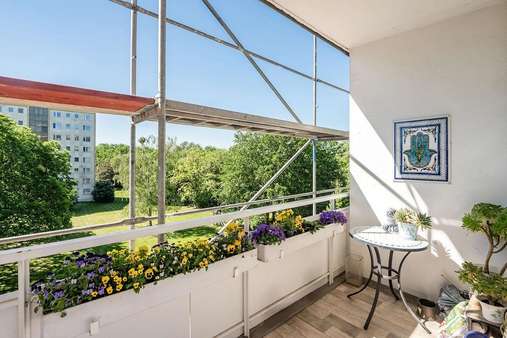 Balkon - Etagenwohnung in 14165 Berlin mit 53m² kaufen