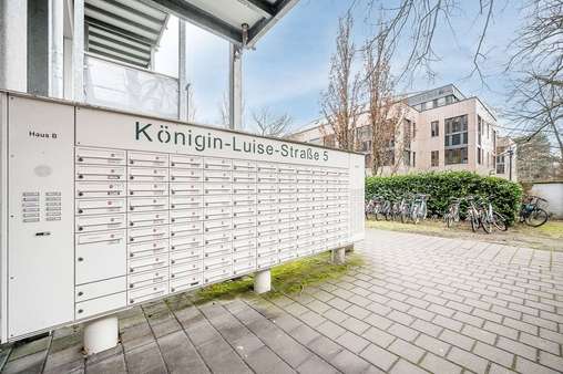 Eingang - Etagenwohnung in 14195 Berlin mit 28m² kaufen
