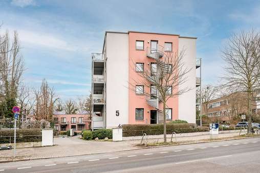 Straßenansicht - Etagenwohnung in 14195 Berlin mit 28m² kaufen