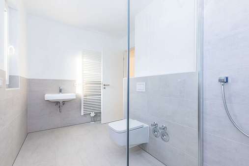 Beispiel Badezimmer 1 Beispiel Badezimmer 1 - Dachgeschosswohnung in 15741 Bestensee mit 88m² kaufen