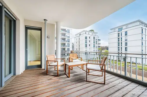 Stilvolle Neubauwohnung mit Wasserblick an der Spree