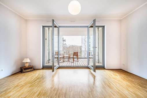 Blick auf den Balkon Blick auf den Balkon - Etagenwohnung in 10589 Berlin mit 97m² kaufen