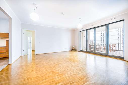 Wohnzimmer Wohnzimmer - Etagenwohnung in 10589 Berlin mit 97m² kaufen