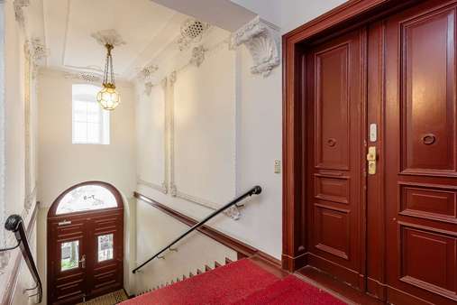 Hauseingang - Wohn- / Geschäftshaus in 10585 Berlin mit 1477m² als Kapitalanlage kaufen