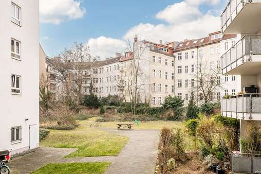Innenhof - Etagenwohnung in 10409 Berlin mit 60m² kaufen