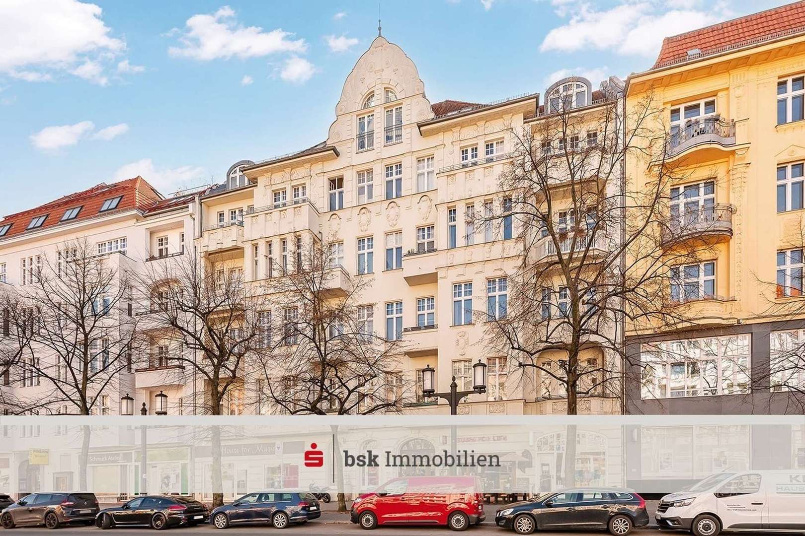 Häuserfront - Ladenlokal in 10627 Berlin mit 0m² kaufen