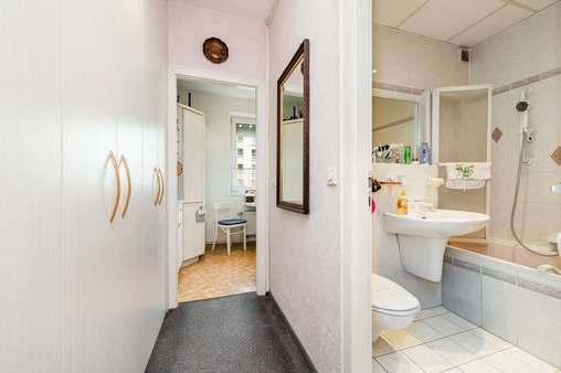 Flur - Erdgeschosswohnung in 10178 Berlin mit 56m² kaufen