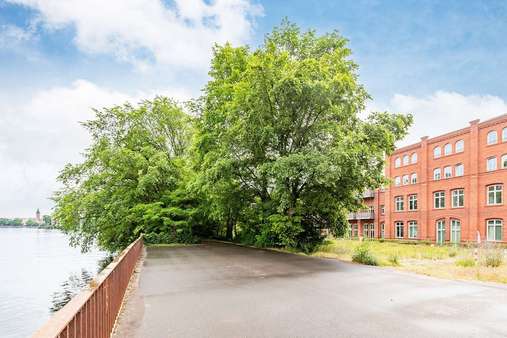 Außenansicht - Terrassen-Wohnung in 12555 Berlin mit 74m² kaufen