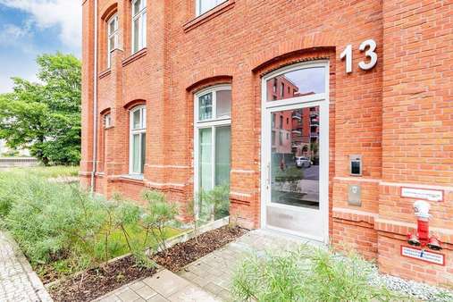 Außenansicht - Terrassen-Wohnung in 12555 Berlin mit 74m² kaufen