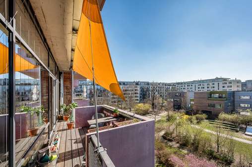 Blick vom Balkon - Etagenwohnung in 10965 Berlin mit 98m² kaufen