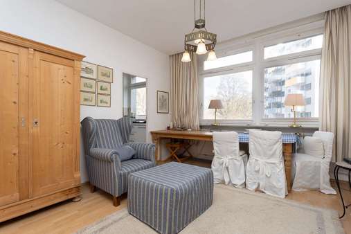 Wohnzimmer - Etagenwohnung in 10781 Berlin mit 31m² kaufen