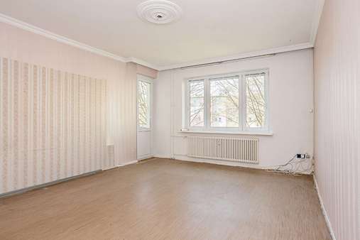 Wohnzimmer - Etagenwohnung in 13507 Berlin mit 67m² kaufen