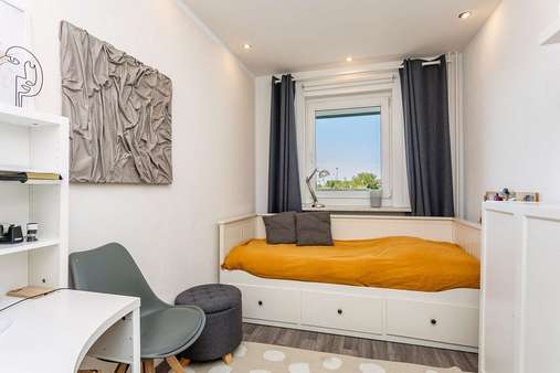 Schlafzimmer - Etagenwohnung in 12627 Berlin mit 101m² kaufen