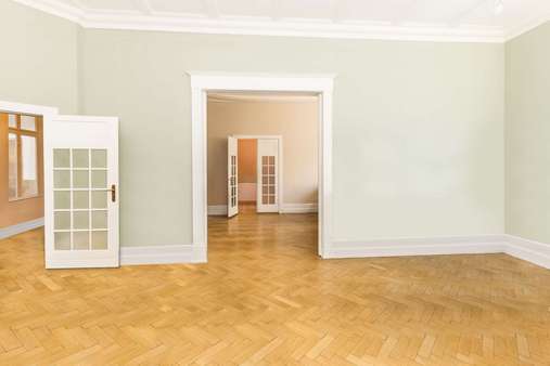 Wohnzimmer - Etagenwohnung in 12101 Berlin mit 217m² kaufen
