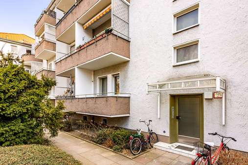 Hauseingang - Erdgeschosswohnung in 12107 Berlin mit 54m² kaufen