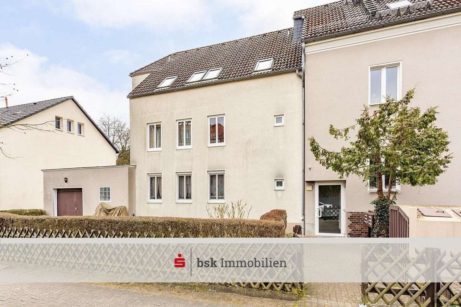 Hauseingang - Etagenwohnung in 13589 Berlin mit 84m² kaufen
