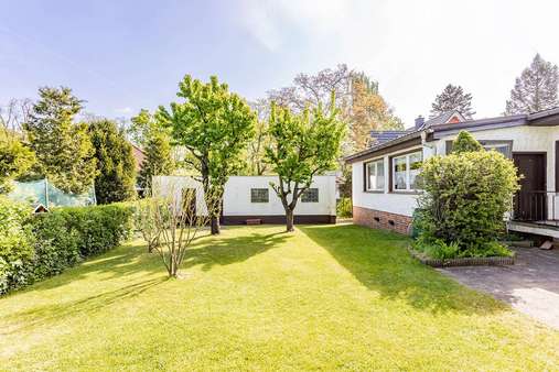 Garage und Garten  - Bungalow in 15738 Zeuthen mit 123m² kaufen