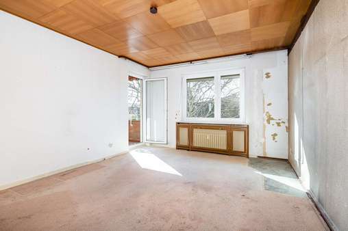 Wohnzimmer - Etagenwohnung in 13581 Berlin mit 80m² kaufen