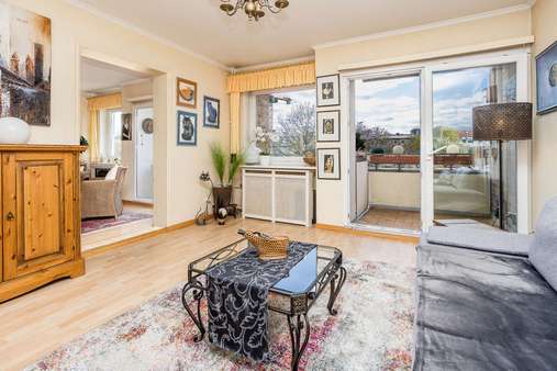Wohnzimmer - Etagenwohnung in 12105 Berlin mit 89m² kaufen