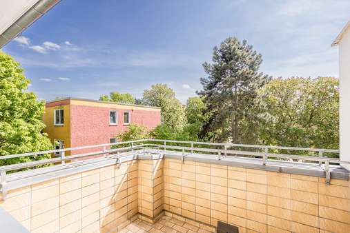 Balkon - Etagenwohnung in 12169 Berlin mit 98m² kaufen