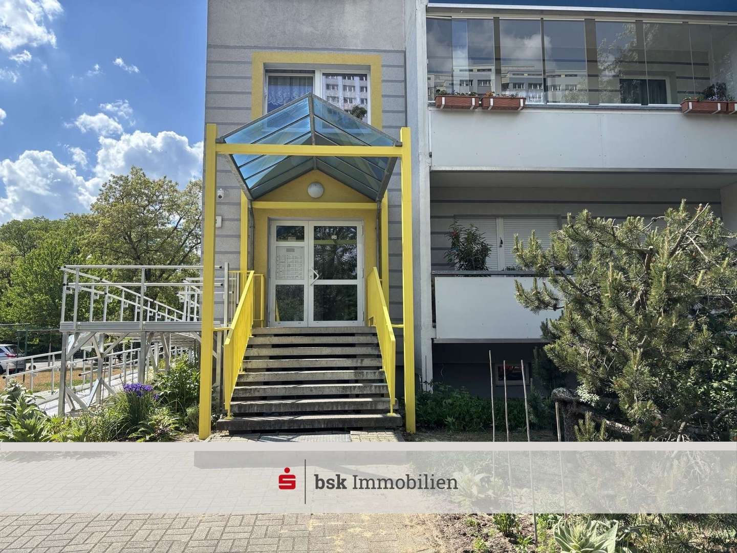 Eingangstür - Etagenwohnung in 12559 Berlin mit 36m² kaufen