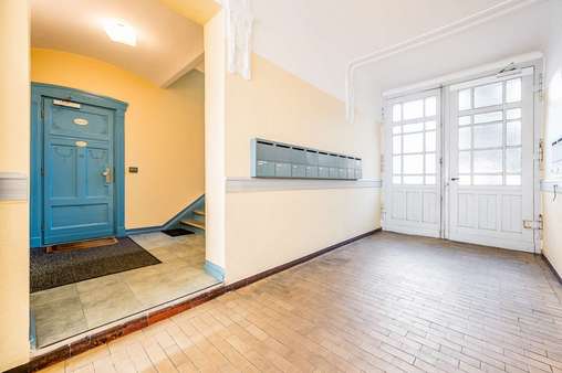Treppenhaus - Wohn- / Geschäftshaus in 13509 Berlin mit 918m² als Kapitalanlage kaufen
